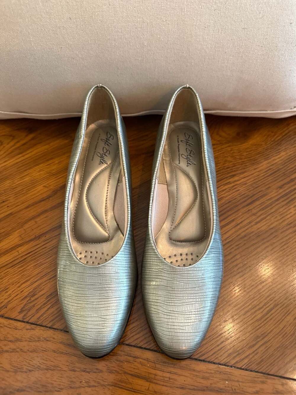 Soft Style by Hush Puppies Women's Angel II Metallic Silver Lizard Print Pumps